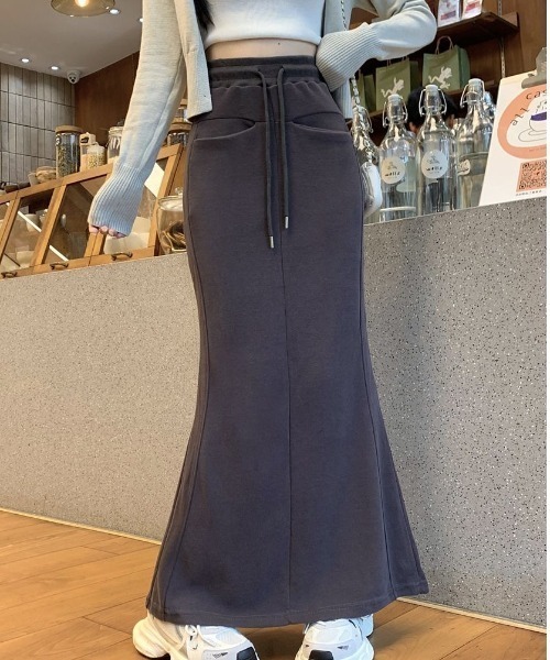 cammie(キャミー)の「フロント2ポケットスエットロングスカート(スカート・レディース・ダークグレー/ブラック・MEDIUM/LARGE)」の1枚目の写真