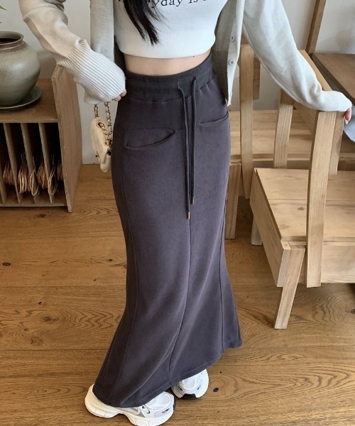 cammie(キャミー)の「フロント2ポケットスエットロングスカート(スカート・レディース・ダークグレー/ブラック・MEDIUM/LARGE)」の17枚目の写真
