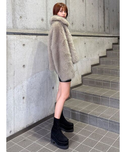 MURUA（ムルーア）の「プラットフォームスウェードブーツ（ブーツ・レディース・ブラウン/ブラック/アイボリー・24.5/23.5/22.5）」の16枚目の写真