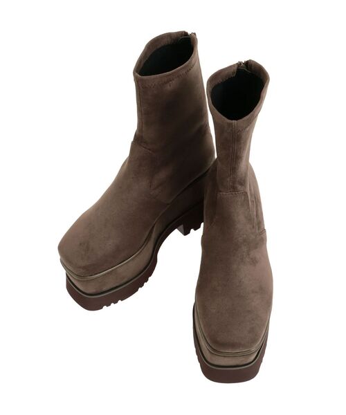 MURUA（ムルーア）の「プラットフォームスウェードブーツ（ブーツ・レディース・ブラウン/ブラック/アイボリー・24.5/23.5/22.5）」の5枚目の写真