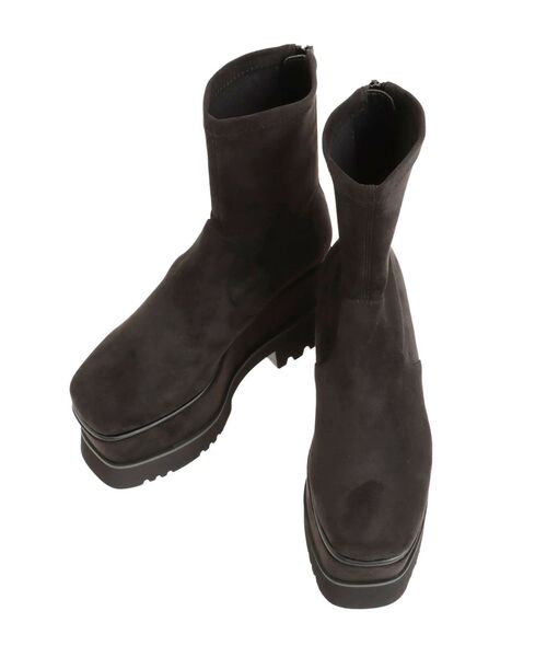 MURUA（ムルーア）の「プラットフォームスウェードブーツ（ブーツ・レディース・ブラウン/ブラック/アイボリー・24.5/23.5/22.5）」の4枚目の写真