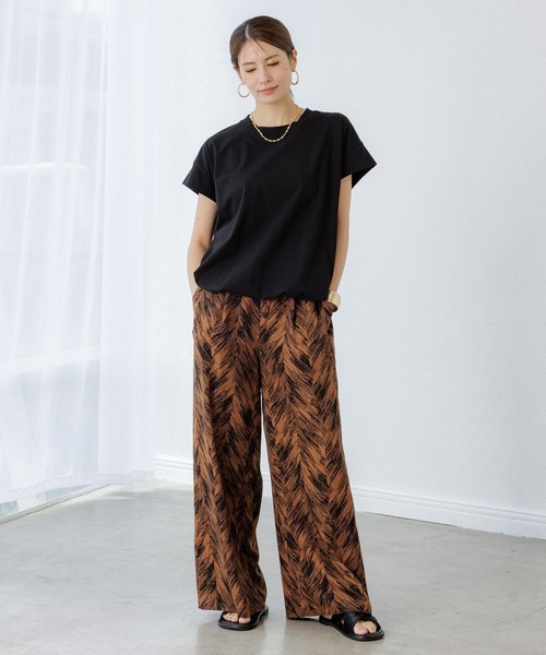 Elura（エルーラ）の「REMMEクロスサンダル《一部店舗限定》/329519（サンダル・レディース・ブラック・SMALL/MEDIUM/LARGE）」の2枚目の写真