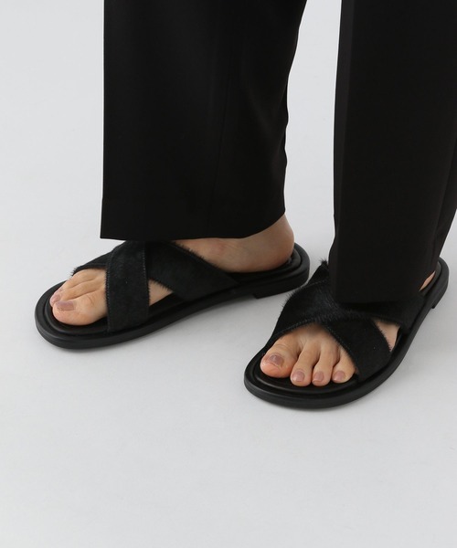 Elura（エルーラ）の「REMMEクロスサンダル《一部店舗限定》/329519（サンダル・レディース・ブラック・SMALL/MEDIUM/LARGE）」の4枚目の写真