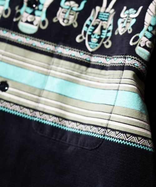 TOWNCRAFT（タウンクラフト）の「TOWNCRAFT / タウンクラフト VINTAGE CORDUROY SHIRTS ネイティブ柄 アフリカンマスク柄 コーデュロイシャツ（シャツ/ブラウス・メンズ・ブラック/その他1/その他2/チャコールグレー・MEDIUM/LARGE）」の7枚目の写真