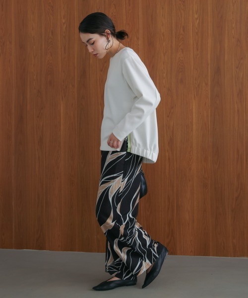 Bou Jeloud（ブージュルード）の「シルキーダンボールサイドファスナープルオーバー（スウェット・レディース・オフホワイト/杢グレー/ブラック/オレンジ・FREE）」の8枚目の写真