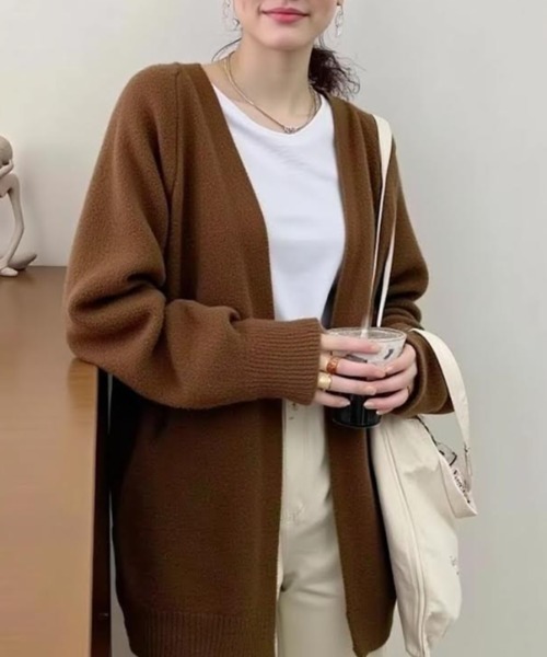 cammie（キャミー）の「ボタンレスニットカーディガン（カーディガン/ボレロ・レディース・ブラック/ブラウン/オフホワイト/ダークグレー・F）」の4枚目の写真