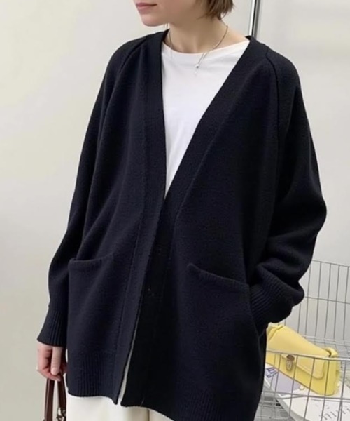 cammie（キャミー）の「ボタンレスニットカーディガン（カーディガン/ボレロ・レディース・ブラック/ブラウン/オフホワイト/ダークグレー・F）」の3枚目の写真