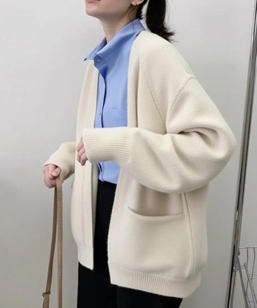 cammie（キャミー）の「ボタンレスニットカーディガン（カーディガン/ボレロ・レディース・ブラック/ブラウン/オフホワイト/ダークグレー・F）」の5枚目の写真