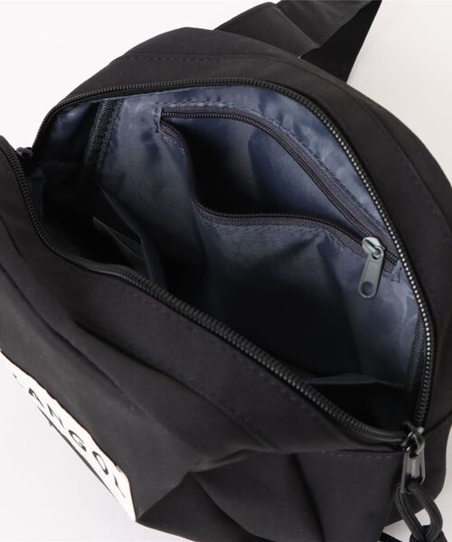 KANGOL(カンゴール)の「【 KANGOL / カンゴール 】 ワンポイント ショルダーポーチ(ショルダーバッグ・メンズ・グレー/アイボリー/ブラック・FREE)」の6枚目の写真