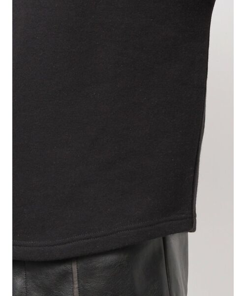 GYDA（ジェイダ）の「アームギャザーSymmetry GYDAオフショルスウェットトップス（スウェット・レディース・ブラウン/オフホワイト/ブラック・FREE）」の17枚目の写真