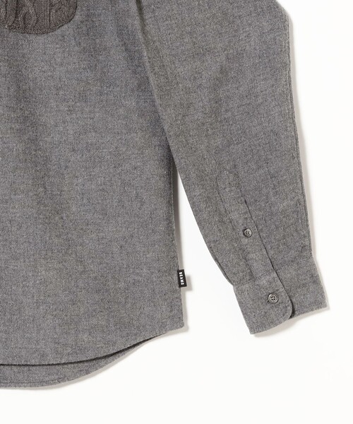 BEAMS(ビームス)の「ケーブルニットポケット シャツ(シャツ/ブラウス・メンズ・オフホワイト/チャコールグレー・M/L/S/XL)」の8枚目の写真