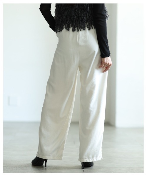 Sawa a la mode(サワアラモード)の「股下が選べるタックワイドパンツ(スラックス・レディース・ブラック/ブルー/ベージュ/ホワイト/ピンク・FREE/SMALL)」の16枚目の写真