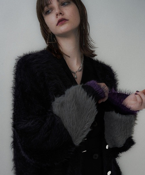 HARE(ハレ)の「ハイショクロングシャギーVネックカーディガン(HARE)(カーディガン/ボレロ・レディース・バーガンディー/ブラック/ブルー・FREE)」の2枚目の写真