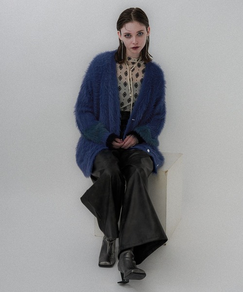 HARE(ハレ)の「ハイショクロングシャギーVネックカーディガン(HARE)(カーディガン/ボレロ・レディース・バーガンディー/ブラック/ブルー・FREE)」の12枚目の写真
