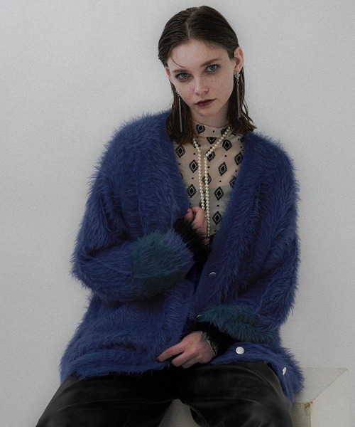 HARE(ハレ)の「ハイショクロングシャギーVネックカーディガン(HARE)(カーディガン/ボレロ・レディース・バーガンディー/ブラック/ブルー・FREE)」の6枚目の写真