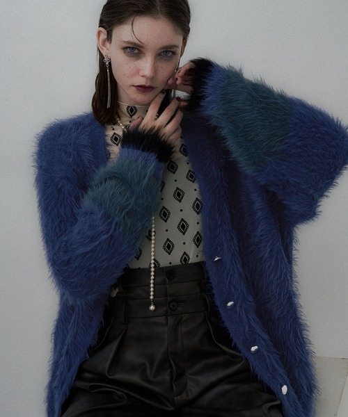 HARE(ハレ)の「ハイショクロングシャギーVネックカーディガン(HARE)(カーディガン/ボレロ・レディース・バーガンディー/ブラック/ブルー・FREE)」の7枚目の写真