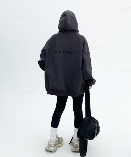 Dalfwin(ダールフィン)の「韓国ファッション RICECAKEバックロゴラグランフーディー(パーカー・レディース・ダークグレー/ライトグレー・FREE)」の17枚目の写真