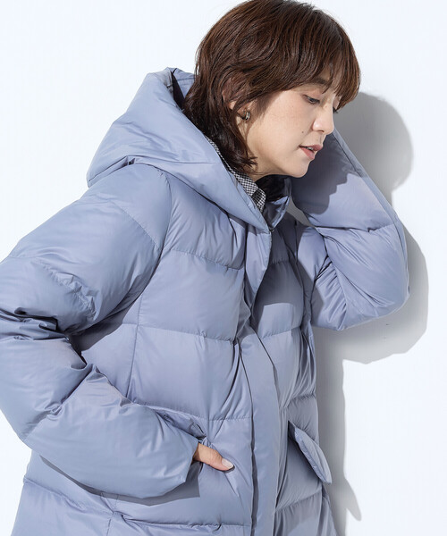 COMME CA Wardrobe（コムサワードローブ）の「撥水ナイロンタフタ ミドル丈きれいめダウンコート（ダウンジャケット/コート・レディース・ベージュ/ブルー/ブラック/カーキ・9号/11号）」の17枚目の写真