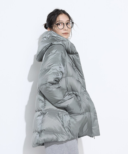 COMME CA Wardrobe（コムサワードローブ）の「撥水ナイロンタフタ ミドル丈きれいめダウンコート（ダウンジャケット/コート・レディース・ベージュ/ブルー/ブラック/カーキ・9号/11号）」の3枚目の写真