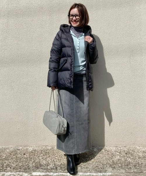 COMME CA Wardrobe（コムサワードローブ）の「撥水ナイロンタフタ ミドル丈きれいめダウンコート（ダウンジャケット/コート・レディース・ベージュ/ブルー/ブラック/カーキ・9号/11号）」の6枚目の写真