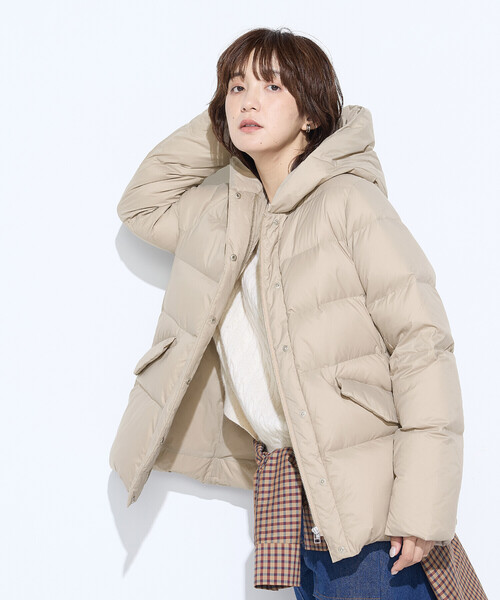 COMME CA Wardrobe（コムサワードローブ）の「撥水ナイロンタフタ ミドル丈きれいめダウンコート（ダウンジャケット/コート・レディース・ベージュ/ブルー/ブラック/カーキ・9号/11号）」の10枚目の写真