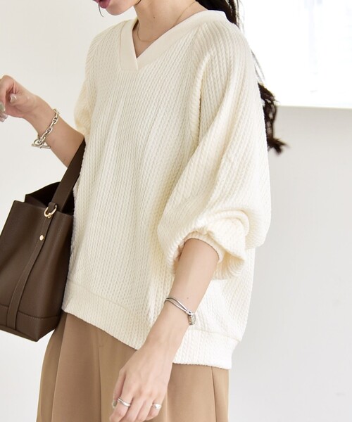 quaranciel(カランシエル)の「quaranciel:〈手洗い可能〉ケーブル ジャージー Vネック プルオーバー(Tシャツ/カットソー・レディース・オフホワイト/グリーン/ブラック・ONE SIZE)」の1枚目の写真
