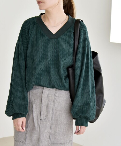 quaranciel(カランシエル)の「quaranciel:〈手洗い可能〉ケーブル ジャージー Vネック プルオーバー(Tシャツ/カットソー・レディース・オフホワイト/グリーン/ブラック・ONE SIZE)」の5枚目の写真