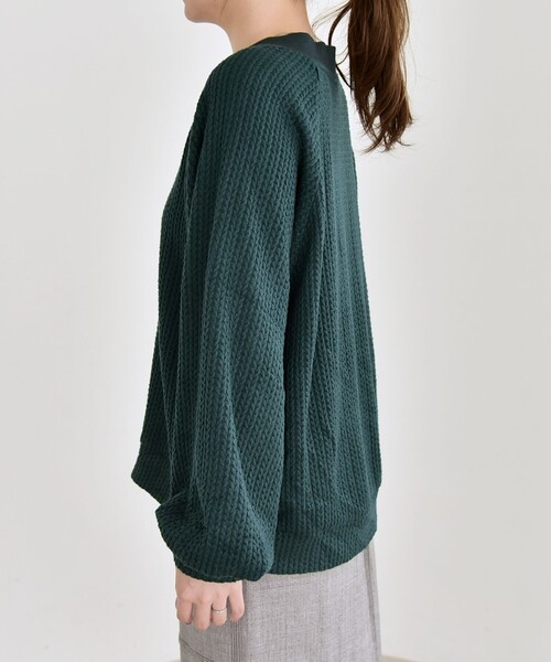 quaranciel(カランシエル)の「quaranciel:〈手洗い可能〉ケーブル ジャージー Vネック プルオーバー(Tシャツ/カットソー・レディース・オフホワイト/グリーン/ブラック・ONE SIZE)」の21枚目の写真