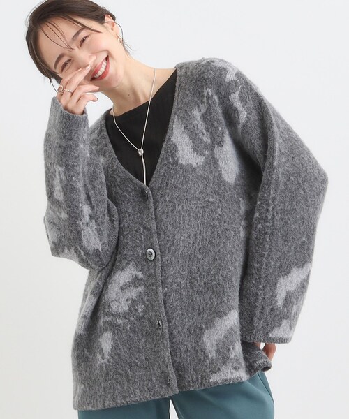 SHOO・LA・RUE(シューラルー)の「羽織るだけでスタイリングの主役に 起毛柄カーディガン(カーディガン/ボレロ・レディース・ベージュ系4/ネイビー系4/グレー系4/ブラック系6・00)」の3枚目の写真