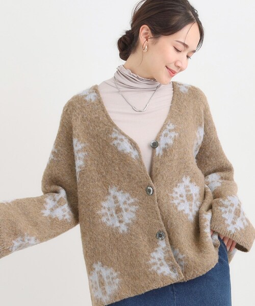 SHOO・LA・RUE(シューラルー)の「羽織るだけでスタイリングの主役に 起毛柄カーディガン(カーディガン/ボレロ・レディース・ベージュ系4/ネイビー系4/グレー系4/ブラック系6・00)」の1枚目の写真