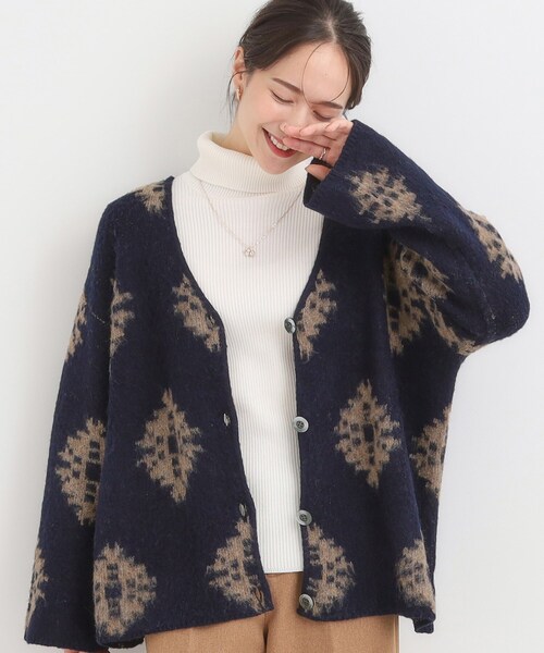 SHOO・LA・RUE(シューラルー)の「羽織るだけでスタイリングの主役に 起毛柄カーディガン(カーディガン/ボレロ・レディース・ベージュ系4/ネイビー系4/グレー系4/ブラック系6・00)」の4枚目の写真