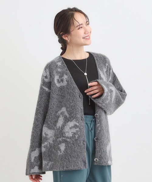 SHOO・LA・RUE(シューラルー)の「羽織るだけでスタイリングの主役に 起毛柄カーディガン(カーディガン/ボレロ・レディース・ベージュ系4/ネイビー系4/グレー系4/ブラック系6・00)」の9枚目の写真