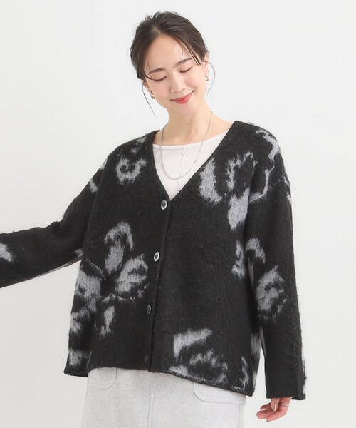 SHOO・LA・RUE(シューラルー)の「羽織るだけでスタイリングの主役に 起毛柄カーディガン(カーディガン/ボレロ・レディース・ベージュ系4/ネイビー系4/グレー系4/ブラック系6・00)」の12枚目の写真