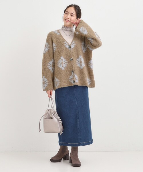 SHOO・LA・RUE(シューラルー)の「羽織るだけでスタイリングの主役に 起毛柄カーディガン(カーディガン/ボレロ・レディース・ベージュ系4/ネイビー系4/グレー系4/ブラック系6・00)」の18枚目の写真