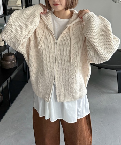 PILIT（ピリット）の「ケーブルニットフーディ（ニット/セーター・レディース・杢グレー/アイボリー・MEDIUM）」の13枚目の写真