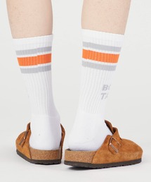 BOKU HA TANOSII（ボク　ハ　タノシイ）の「BOKU HA TANOSII/ボクハタノシイ BHT 3LINE PILE CREW ラインデザイン ロゴ入りクルーソックス（ソックス/靴下・メンズ）」