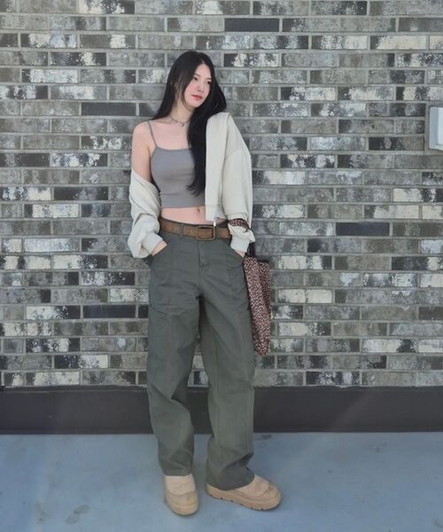 AGOD（エージーオーディー）の「サイド切り替えポケットピーチスキンコットンパンツ[ライトカーキ]（その他パンツ・レディース・その他・SMALL/MEDIUM/LARGE）」の21枚目の写真