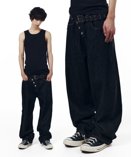 AAKAM（アーカム）の「Oblique Button Denim Pants (Black)（デニムパンツ・レディース・その他・1/2）」の2枚目の写真