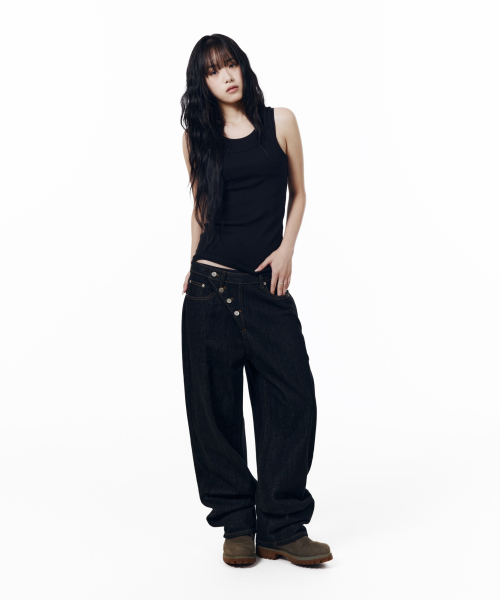 AAKAM（アーカム）の「Oblique Button Denim Pants (Black)（デニムパンツ・レディース・その他・1/2）」の7枚目の写真