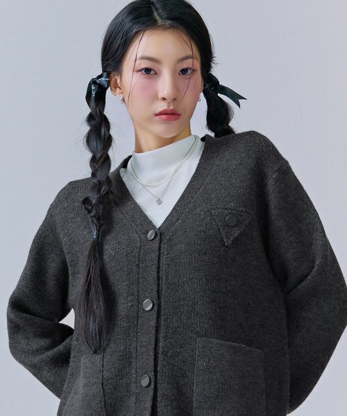 CHASECULT(チェイスカルト)の「レディース ベーシックフィット トライアングルポイントカーディガン-CFRG4372C0L(カーディガン/ボレロ・レディース・チャコールグレー・90/85)」の4枚目の写真