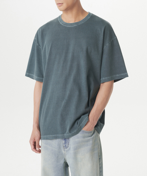 MUSINSA STANDARD（ムシンサスタンダード）の「ピグメントオーバーサイズクルーネックTシャツ[ピーコックブルー]（Tシャツ/カットソー・メンズ・その他・XX-LARGE/XXX-LARGE/SMALL/MEDIUM/LARGE/X-LARGE）」の2枚目の写真
