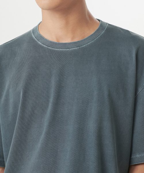 MUSINSA STANDARD（ムシンサスタンダード）の「ピグメントオーバーサイズクルーネックTシャツ[ピーコックブルー]（Tシャツ/カットソー・メンズ・その他・XX-LARGE/XXX-LARGE/SMALL/MEDIUM/LARGE/X-LARGE）」の4枚目の写真
