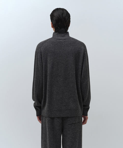 MUSINSA STANDARD（ムシンサスタンダード）の「[ストーカーズコラボ][ビクトリアウール] ミニマルリブタートルネックニット [ミディアムグレー]（ニット/セーター・メンズ・その他・SMALL/MEDIUM/LARGE/X-LARGE/XX-LARGE）」の4枚目の写真