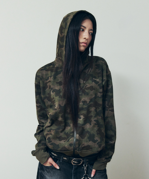 AAKAM（アーカム）の「Basic Logo Camouflage Zip-Up Hoodie (Khaki)（パーカー・レディース・その他・1/2）」の4枚目の写真