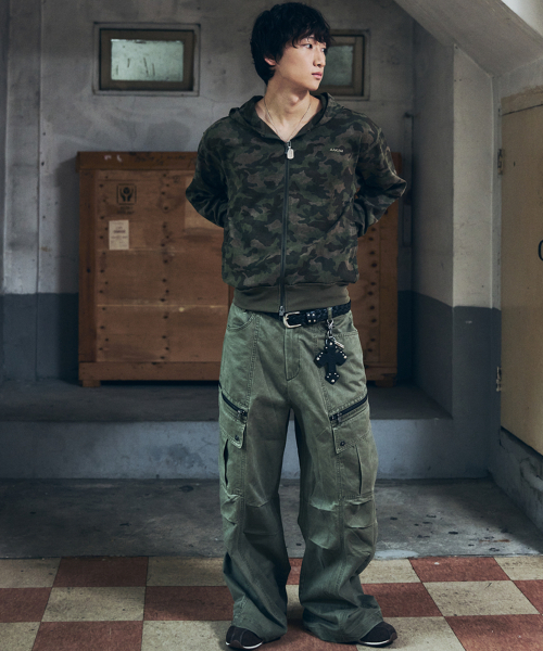 AAKAM（アーカム）の「Basic Logo Camouflage Zip-Up Hoodie (Khaki)（パーカー・レディース・その他・1/2）」の8枚目の写真