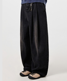 DIMITRI BLACK（ディミトリブラック）の「Adjustable Two-Tuck Wide Slacks_Denim Vintage Black（デニムパンツ）」