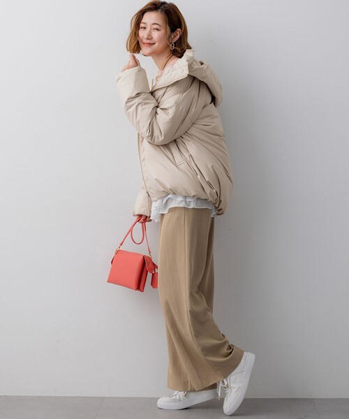 23区 L(ニジュウサンクオオキイサイズ)の「【WEB&一部店舗限定】ステッチレス フーデット ダウン(ダウンジャケット/コート・レディース・グレー系/アイボリー系/ブラック系/ベージュ系/ライトグレー系・46/44)」の19枚目の写真