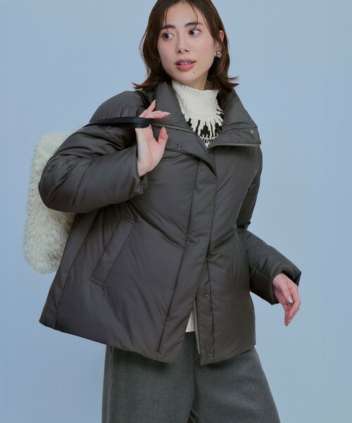 23区 L(ニジュウサンクオオキイサイズ)の「【WEB&一部店舗限定】ステッチレス フーデット ダウン(ダウンジャケット/コート・レディース・グレー系/アイボリー系/ブラック系/ベージュ系/ライトグレー系・46/44)」の8枚目の写真