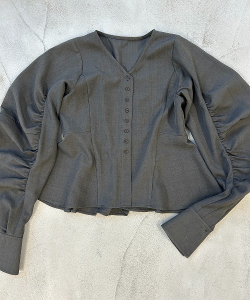 AIC.（エーアイシー）の「コクーンスリーブペプラムトップス/セレモニー対応（シャツ/ブラウス・レディース・チャコールグレー・FREE）」の21枚目の写真