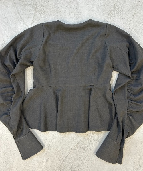 AIC.（エーアイシー）の「コクーンスリーブペプラムトップス/セレモニー対応（シャツ/ブラウス・レディース・チャコールグレー・FREE）」の22枚目の写真